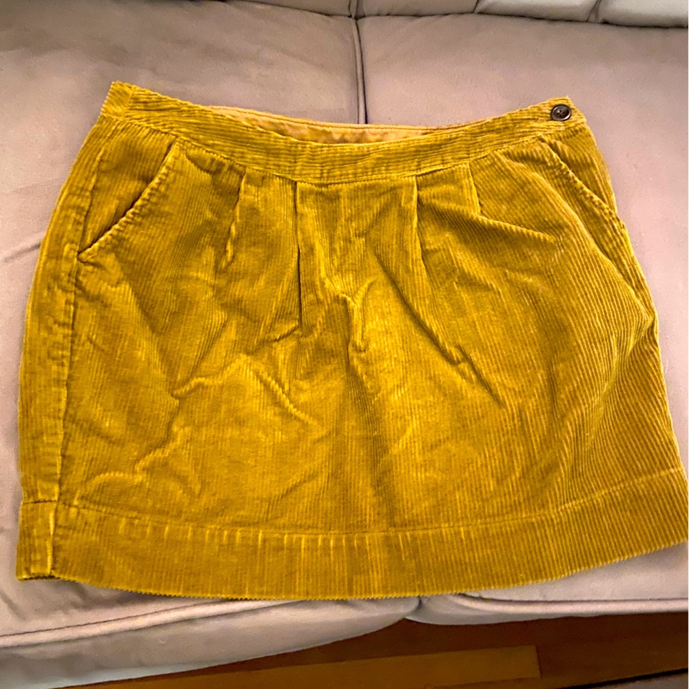Old navy mustard color mini skirt - size 10